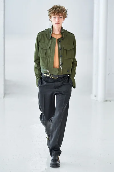 Look 17